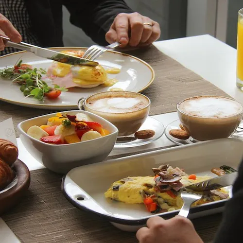 Desayuno Buffet en Courtyard by Marriot