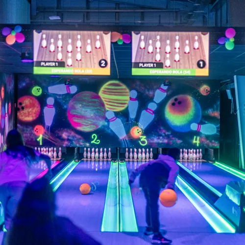 Bowling, mini golf y láser tag en Almenara Mall
