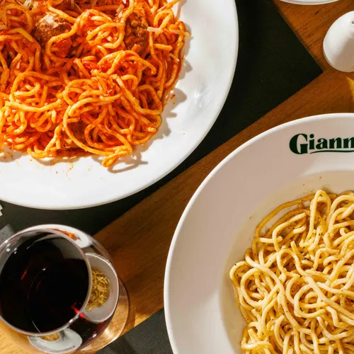 Cenita Italiana en Gianni's Cenita Italiana en Gianni's
