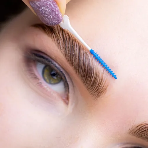 Glitzi: Laminado de cejas (A domicilio) Glitzi: Laminado de cejas (A domicilio)