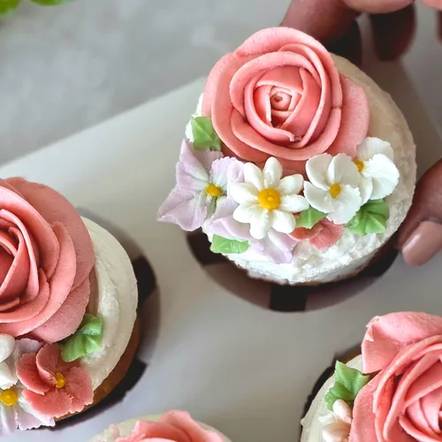 Taller: Flores de Buttercream Taller: Flores de Buttercream