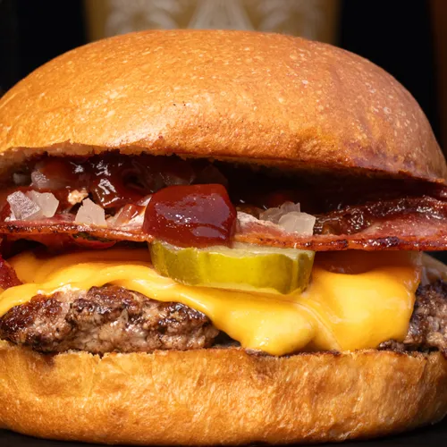 Hamburguesas en Oculto Beer Garden Hamburguesas en Oculto Beer Garden