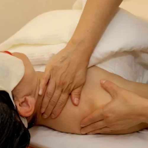 Holistic Head Spa: Elixir de descanso Holistic Head Spa: Elixir de descanso