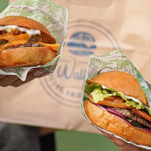 Wally's - Burgers, Fries & Shakes