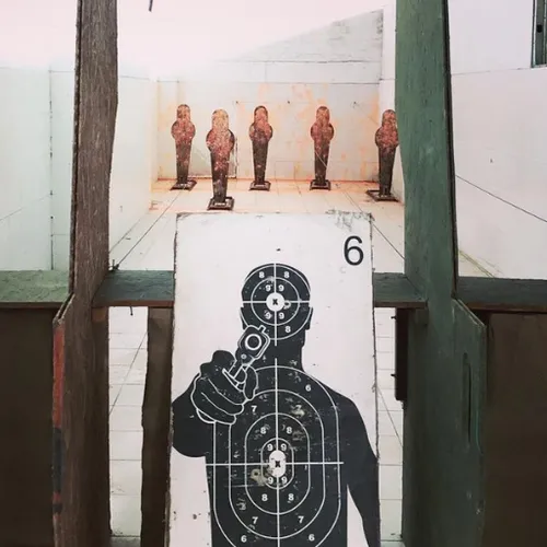 ¡Poligono de tiro y pista de combate!