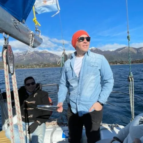 Navegá y timoneá un velero en el Lago Nahuel Huapí Navegá y timoneá un velero en el Lago Nahuel Huapí