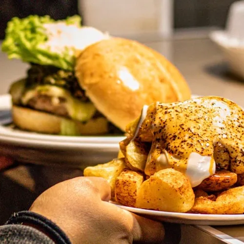 A Mano Gin & Burgers A Mano Gin & Burgers