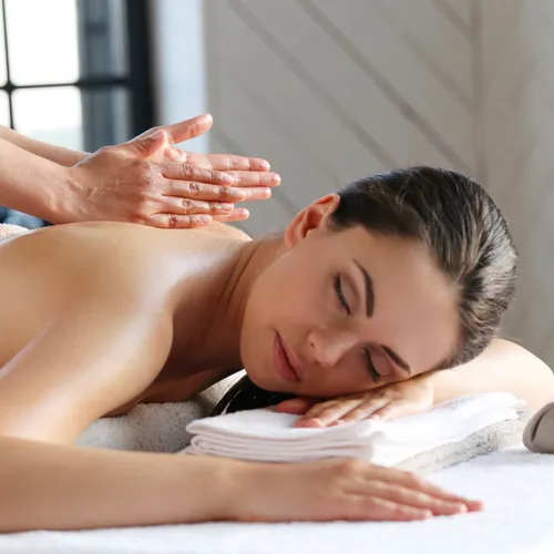 Sesión premium (Facial o masaje) Sesión premium (Facial o masaje)